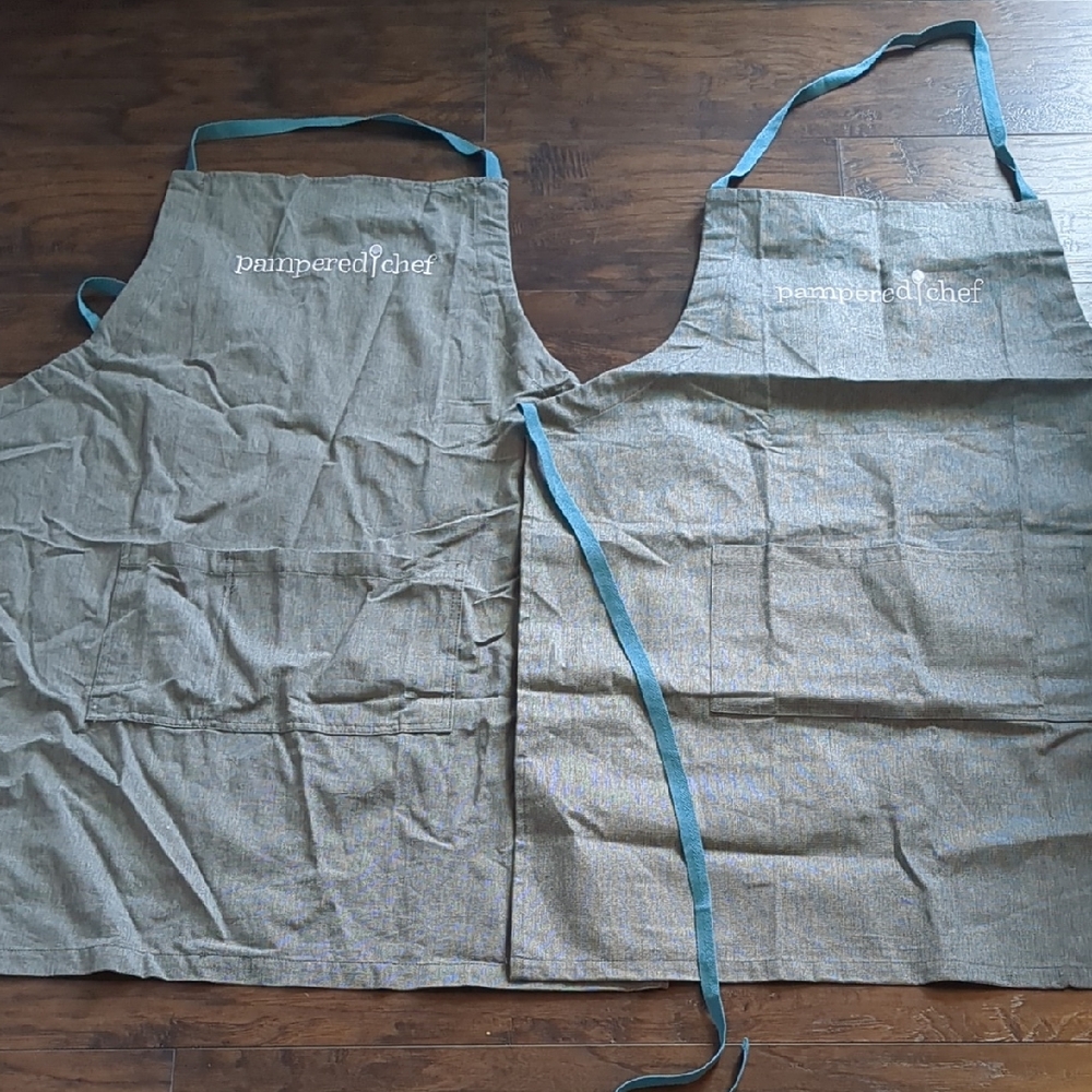 Pampered Chef Gray Apron Duo with Blue Straps